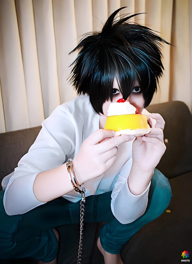 L Lawliet — cosplay by Alastor Cosplay